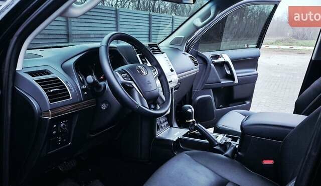 Чорний Тойота Ленд Крузер Прадо, об'ємом двигуна 2.76 л та пробігом 2 тис. км за 70000 $, фото 13 на Automoto.ua