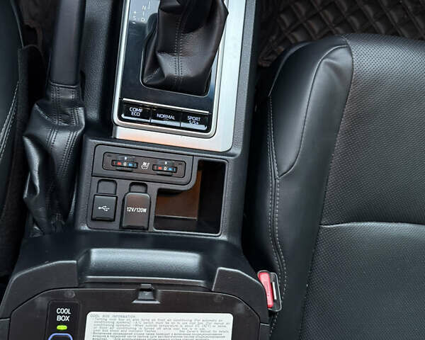 Чорний Тойота Ленд Крузер Прадо, об'ємом двигуна 3.96 л та пробігом 95 тис. км за 54000 $, фото 16 на Automoto.ua