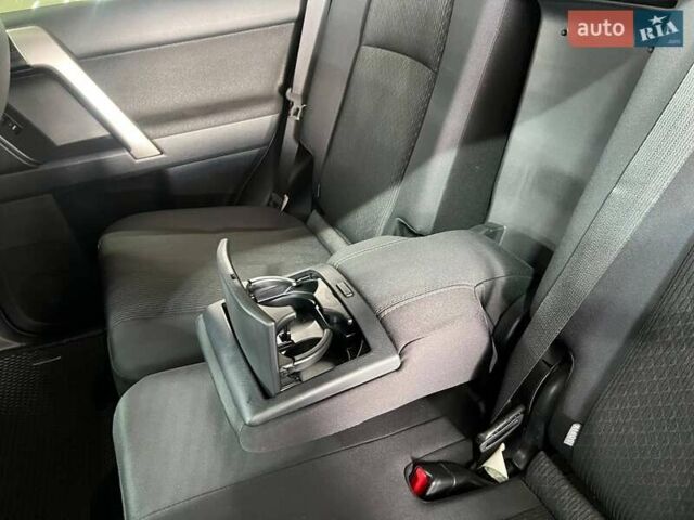 Черный Тойота Ленд Крузер Прадо, объемом двигателя 2.76 л и пробегом 21 тыс. км за 55000 $, фото 42 на Automoto.ua