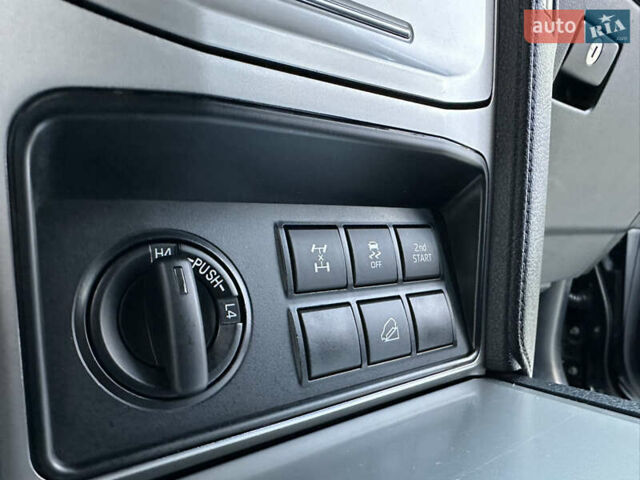 Черный Тойота Ленд Крузер Прадо, объемом двигателя 2.76 л и пробегом 93 тыс. км за 47500 $, фото 78 на Automoto.ua