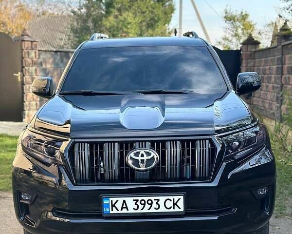 Тойота Ленд Крузер Прадо 2022 в Сарнах на Automoto.ua Черный Тойота Ленд Крузер Прадо, объемом двигателя 2.76 л и пробегом 70 тыс. км за 48600 $, фото 18 на Automoto.ua