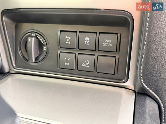 Черный Тойота Ленд Крузер Прадо, объемом двигателя 2.7 л и пробегом 67 тыс. км за 52500 $, фото 23 на Automoto.ua