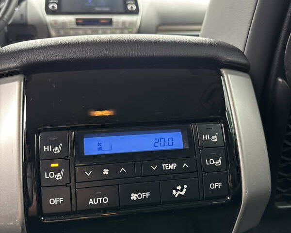 Черный Тойота Ленд Крузер Прадо, объемом двигателя 2.8 л и пробегом 33 тыс. км за 58000 $, фото 11 на Automoto.ua