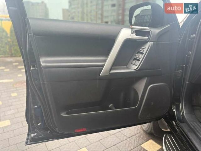 Чорний Тойота Ленд Крузер Прадо, об'ємом двигуна 2.76 л та пробігом 70 тис. км за 53490 $, фото 6 на Automoto.ua