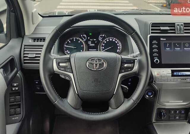 Чорний Тойота Ленд Крузер Прадо, об'ємом двигуна 2.76 л та пробігом 62 тис. км за 46643 $, фото 2 на Automoto.ua