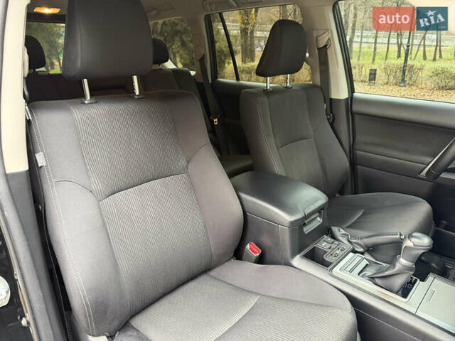 Черный Тойота Ленд Крузер Прадо, объемом двигателя 2.76 л и пробегом 59 тыс. км за 49500 $, фото 15 на Automoto.ua