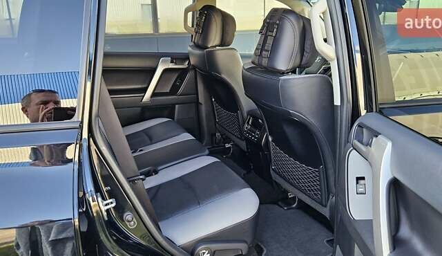 Чорний Тойота Ленд Крузер Прадо, об'ємом двигуна 2.76 л та пробігом 45 тис. км за 61000 $, фото 21 на Automoto.ua