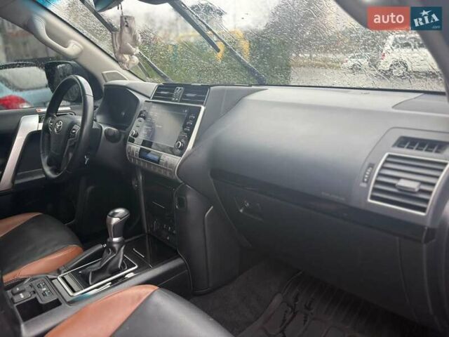 Чорний Тойота Ленд Крузер Прадо, об'ємом двигуна 2.76 л та пробігом 70 тис. км за 53490 $, фото 8 на Automoto.ua