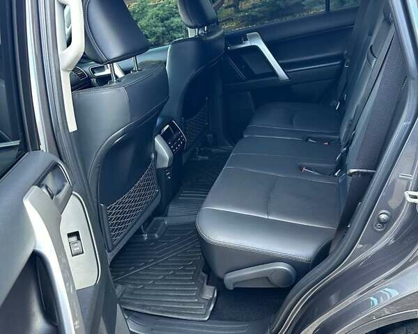 Черный Тойота Ленд Крузер Прадо, объемом двигателя 2.76 л и пробегом 72 тыс. км за 55000 $, фото 18 на Automoto.ua