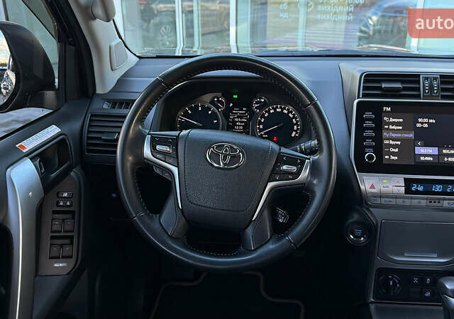 Черный Тойота Ленд Крузер Прадо, объемом двигателя 2.76 л и пробегом 41 тыс. км за 52000 $, фото 8 на Automoto.ua