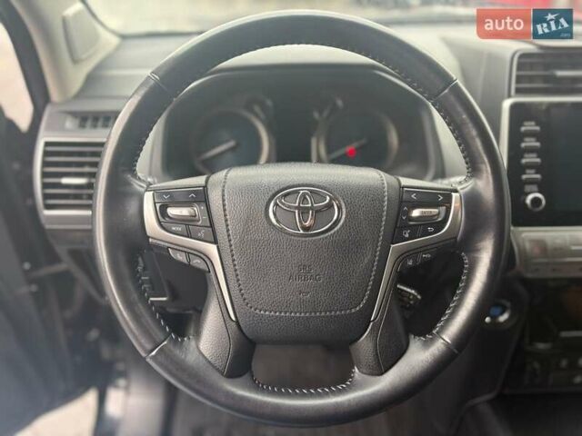 Чорний Тойота Ленд Крузер Прадо, об'ємом двигуна 2.76 л та пробігом 70 тис. км за 53490 $, фото 7 на Automoto.ua