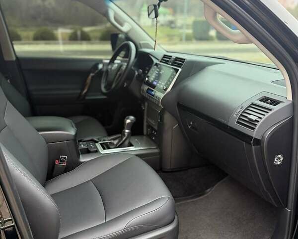 Чорний Тойота Ленд Крузер Прадо, об'ємом двигуна 2.76 л та пробігом 65 тис. км за 49000 $, фото 11 на Automoto.ua