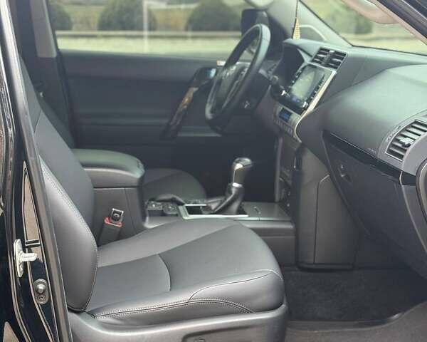 Чорний Тойота Ленд Крузер Прадо, об'ємом двигуна 2.76 л та пробігом 65 тис. км за 49000 $, фото 7 на Automoto.ua