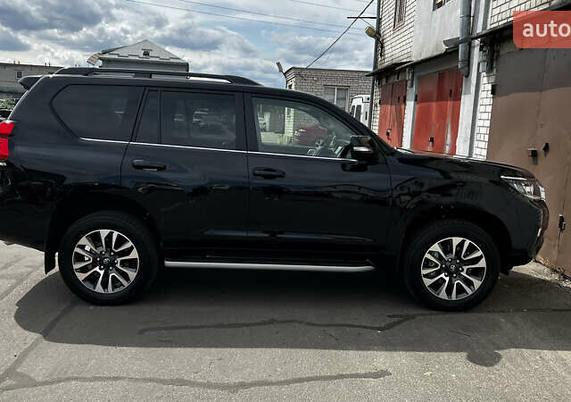 Черный Тойота Ленд Крузер Прадо, объемом двигателя 2.76 л и пробегом 39 тыс. км за 59900 $, фото 1 на Automoto.ua