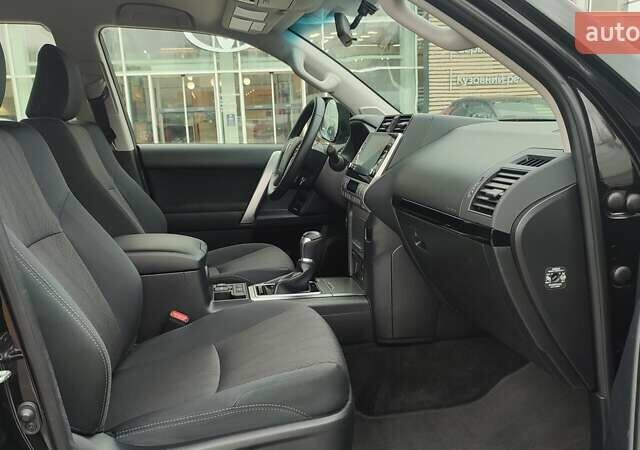 Чорний Тойота Ленд Крузер Прадо, об'ємом двигуна 2.76 л та пробігом 62 тис. км за 46643 $, фото 8 на Automoto.ua