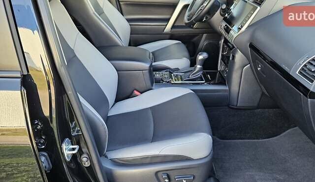 Чорний Тойота Ленд Крузер Прадо, об'ємом двигуна 2.76 л та пробігом 45 тис. км за 61000 $, фото 22 на Automoto.ua