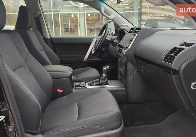 Черный Тойота Ленд Крузер Прадо, объемом двигателя 2.76 л и пробегом 84 тыс. км за 45906 $, фото 5 на Automoto.ua