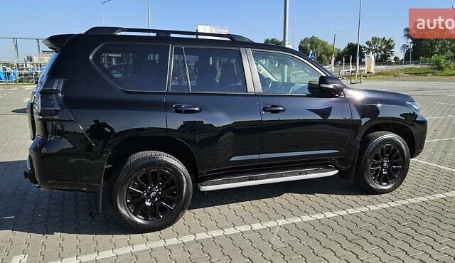 Чорний Тойота Ленд Крузер Прадо, об'ємом двигуна 2.76 л та пробігом 45 тис. км за 61000 $, фото 1 на Automoto.ua