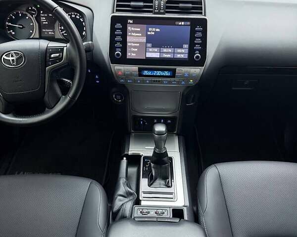 Чорний Тойота Ленд Крузер Прадо, об'ємом двигуна 2.76 л та пробігом 65 тис. км за 49000 $, фото 10 на Automoto.ua