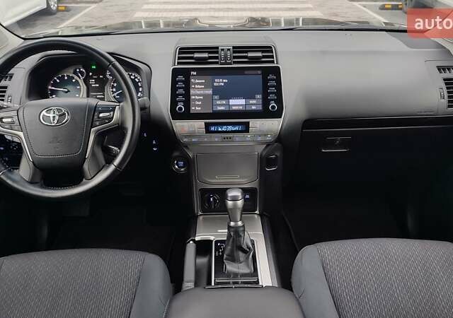 Черный Тойота Ленд Крузер Прадо, объемом двигателя 2.76 л и пробегом 84 тыс. км за 45906 $, фото 7 на Automoto.ua