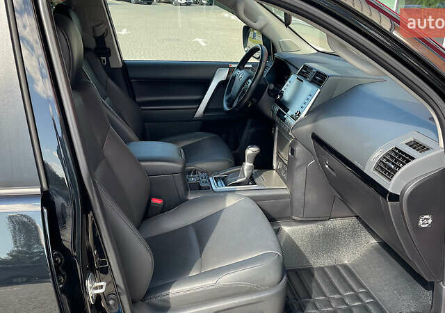 Чорний Тойота Ленд Крузер Прадо, об'ємом двигуна 2.76 л та пробігом 59 тис. км за 49000 $, фото 5 на Automoto.ua