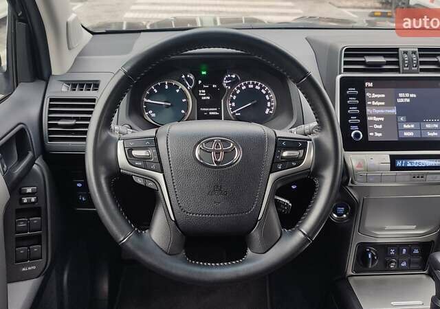 Черный Тойота Ленд Крузер Прадо, объемом двигателя 2.76 л и пробегом 84 тыс. км за 45906 $, фото 8 на Automoto.ua