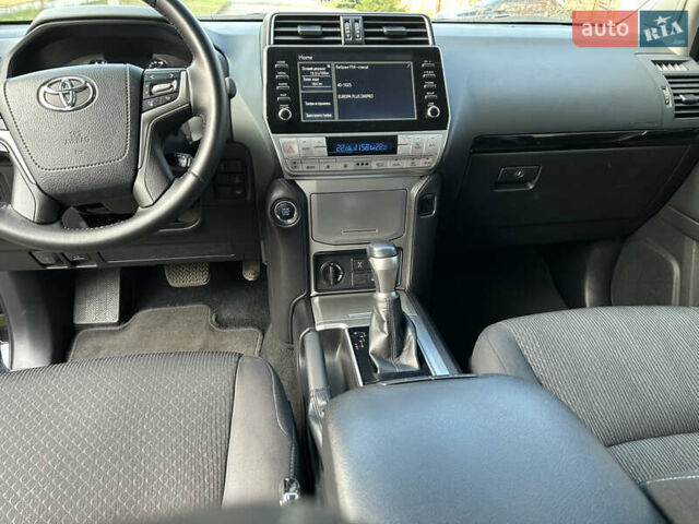 Черный Тойота Ленд Крузер Прадо, объемом двигателя 2.76 л и пробегом 42 тыс. км за 55000 $, фото 6 на Automoto.ua