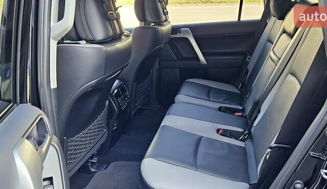 Чорний Тойота Ленд Крузер Прадо, об'ємом двигуна 2.76 л та пробігом 45 тис. км за 61000 $, фото 16 на Automoto.ua