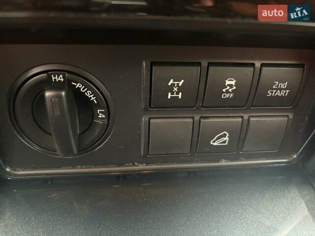 Чорний Тойота Ленд Крузер Прадо, об'ємом двигуна 2.76 л та пробігом 70 тис. км за 53490 $, фото 11 на Automoto.ua