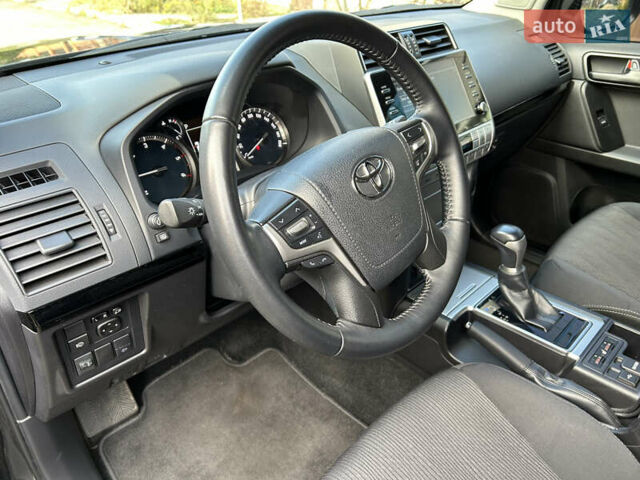 Черный Тойота Ленд Крузер Прадо, объемом двигателя 2.76 л и пробегом 42 тыс. км за 55000 $, фото 4 на Automoto.ua