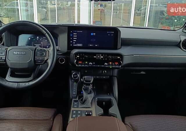 Черный Тойота Ленд Крузер Прадо, объемом двигателя 2.39 л и пробегом 34 тыс. км за 64729 $, фото 7 на Automoto.ua