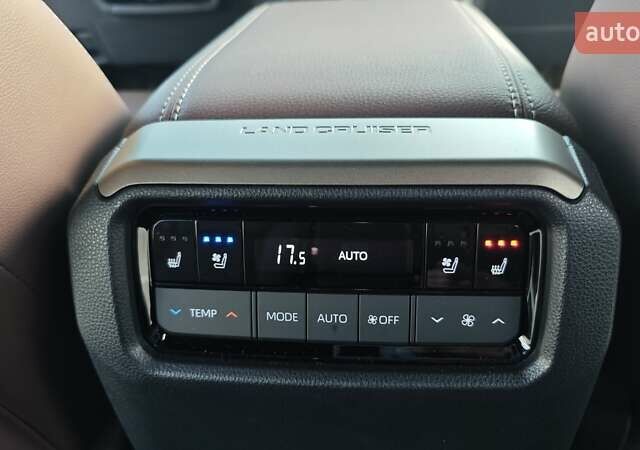 Черный Тойота Ленд Крузер Прадо, объемом двигателя 2.39 л и пробегом 26 тыс. км за 71000 $, фото 50 на Automoto.ua