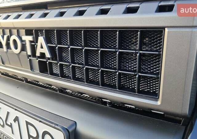 Черный Тойота Ленд Крузер Прадо, объемом двигателя 2.39 л и пробегом 26 тыс. км за 71000 $, фото 76 на Automoto.ua