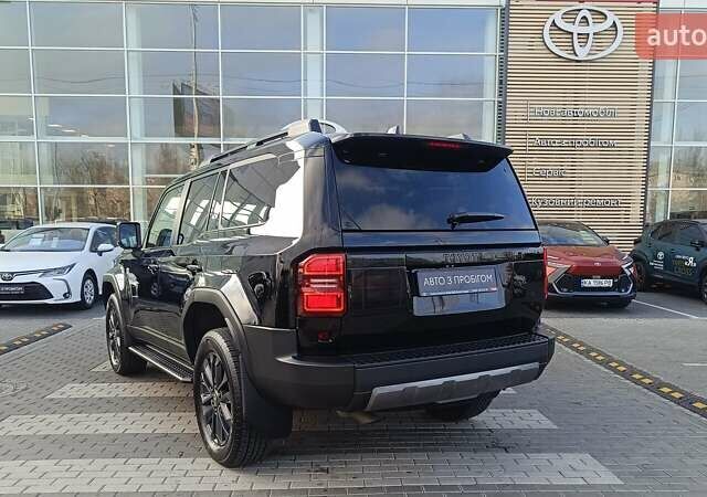 Черный Тойота Ленд Крузер Прадо, объемом двигателя 2.39 л и пробегом 34 тыс. км за 64729 $, фото 1 на Automoto.ua