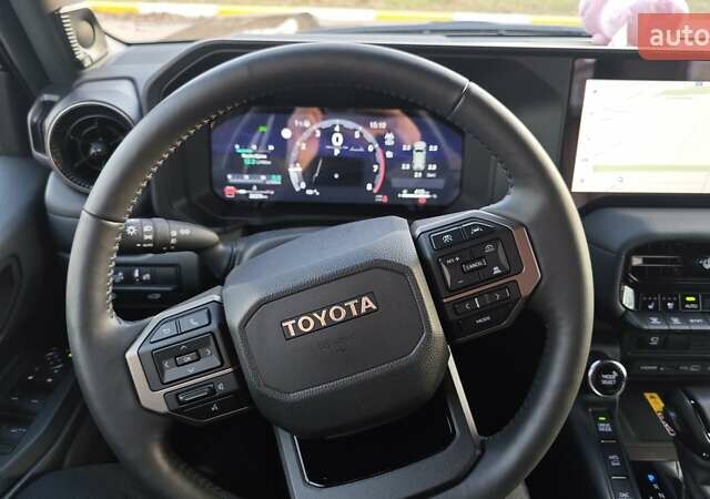 Черный Тойота Ленд Крузер Прадо, объемом двигателя 2.39 л и пробегом 26 тыс. км за 71000 $, фото 24 на Automoto.ua