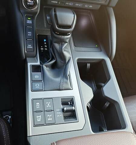 Черный Тойота Ленд Крузер Прадо, объемом двигателя 2.39 л и пробегом 26 тыс. км за 71000 $, фото 30 на Automoto.ua