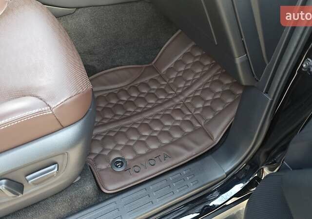 Черный Тойота Ленд Крузер Прадо, объемом двигателя 2.39 л и пробегом 26 тыс. км за 71000 $, фото 43 на Automoto.ua