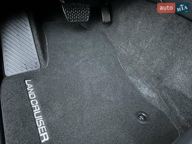 Черный Тойота Ленд Крузер Прадо, объемом двигателя 2.8 л и пробегом 9 тыс. км за 68900 $, фото 33 на Automoto.ua