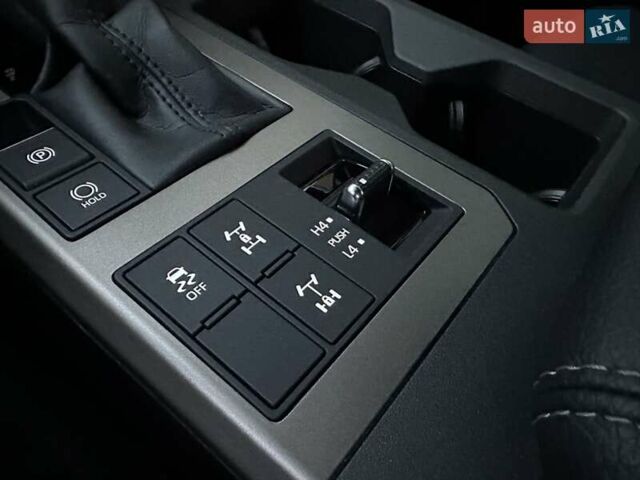 Черный Тойота Ленд Крузер Прадо, объемом двигателя 2.8 л и пробегом 9 тыс. км за 68900 $, фото 62 на Automoto.ua