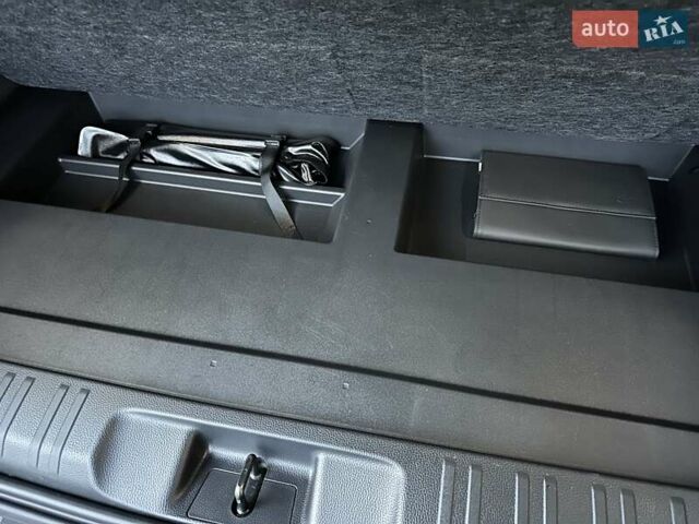 Черный Тойота Ленд Крузер Прадо, объемом двигателя 2.8 л и пробегом 9 тыс. км за 68900 $, фото 76 на Automoto.ua