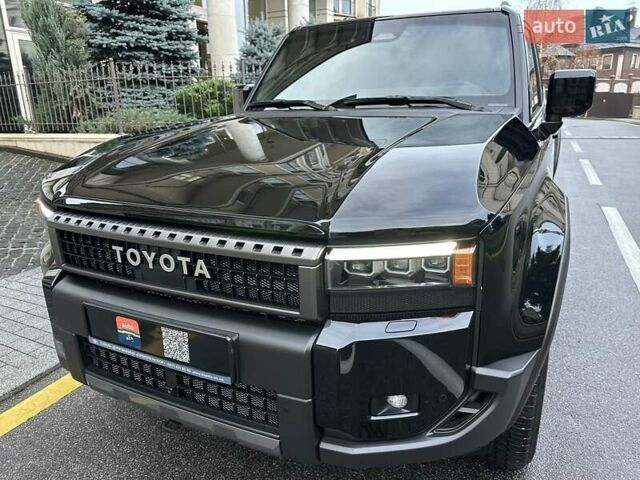 Черный Тойота Ленд Крузер Прадо, объемом двигателя 2.8 л и пробегом 9 тыс. км за 68900 $, фото 3 на Automoto.ua