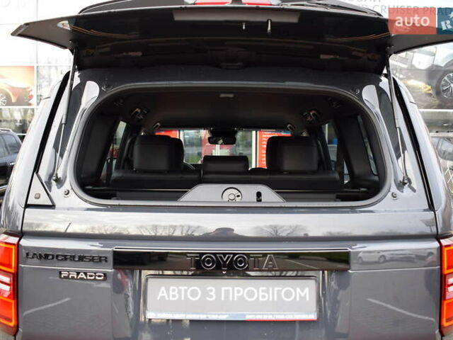 Черный Тойота Ленд Крузер Прадо, объемом двигателя 2.8 л и пробегом 1 тыс. км за 64200 $, фото 31 на Automoto.ua