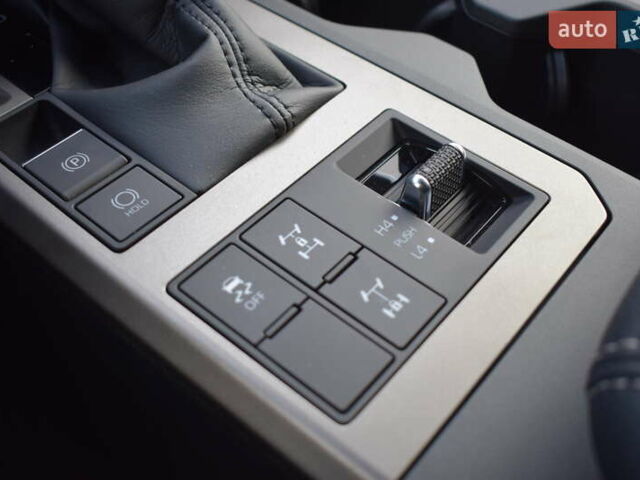 Черный Тойота Ленд Крузер Прадо, объемом двигателя 2.8 л и пробегом 1 тыс. км за 64200 $, фото 25 на Automoto.ua