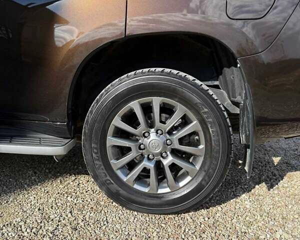 Коричневый Тойота Ленд Крузер Прадо, объемом двигателя 2.8 л и пробегом 172 тыс. км за 47000 $, фото 4 на Automoto.ua