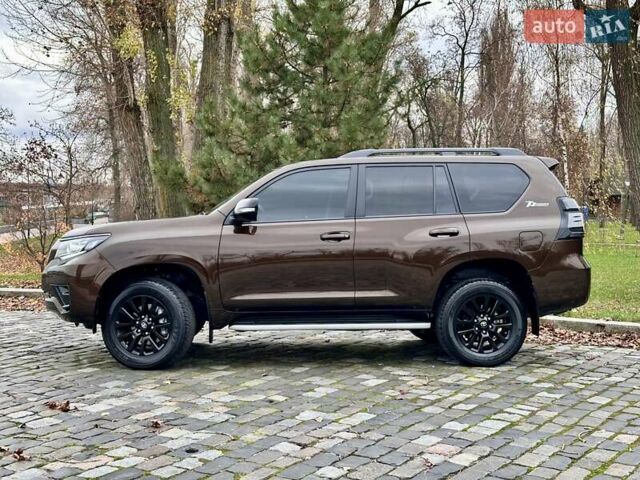 Коричневый Тойота Ленд Крузер Прадо, объемом двигателя 3.96 л и пробегом 37 тыс. км за 46999 $, фото 40 на Automoto.ua