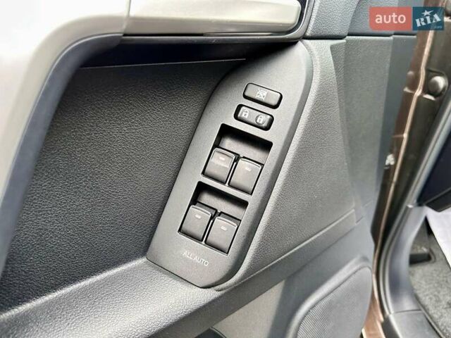 Коричневый Тойота Ленд Крузер Прадо, объемом двигателя 3.96 л и пробегом 37 тыс. км за 46999 $, фото 130 на Automoto.ua