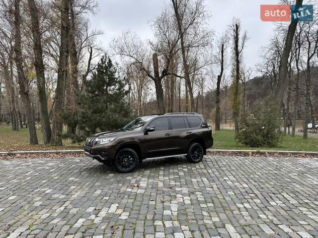 Коричневый Тойота Ленд Крузер Прадо, объемом двигателя 3.96 л и пробегом 37 тыс. км за 46999 $, фото 37 на Automoto.ua