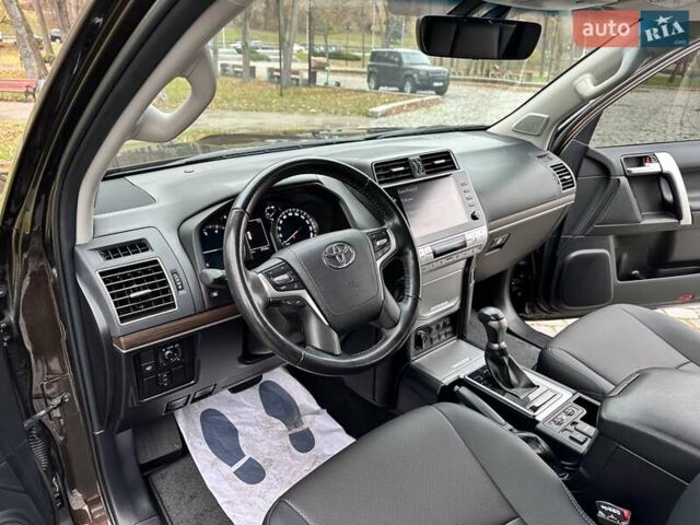 Коричневый Тойота Ленд Крузер Прадо, объемом двигателя 3.96 л и пробегом 37 тыс. км за 46999 $, фото 104 на Automoto.ua