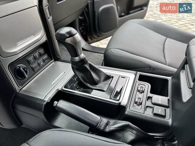 Коричневый Тойота Ленд Крузер Прадо, объемом двигателя 3.96 л и пробегом 37 тыс. км за 46999 $, фото 105 на Automoto.ua