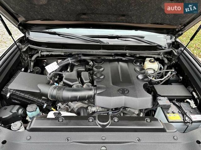 Коричневый Тойота Ленд Крузер Прадо, объемом двигателя 3.96 л и пробегом 37 тыс. км за 46999 $, фото 32 на Automoto.ua